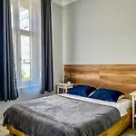 Glam House Apartments