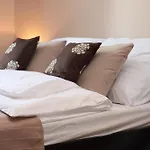 Glam House Apartments