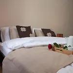 Glam House Apartments